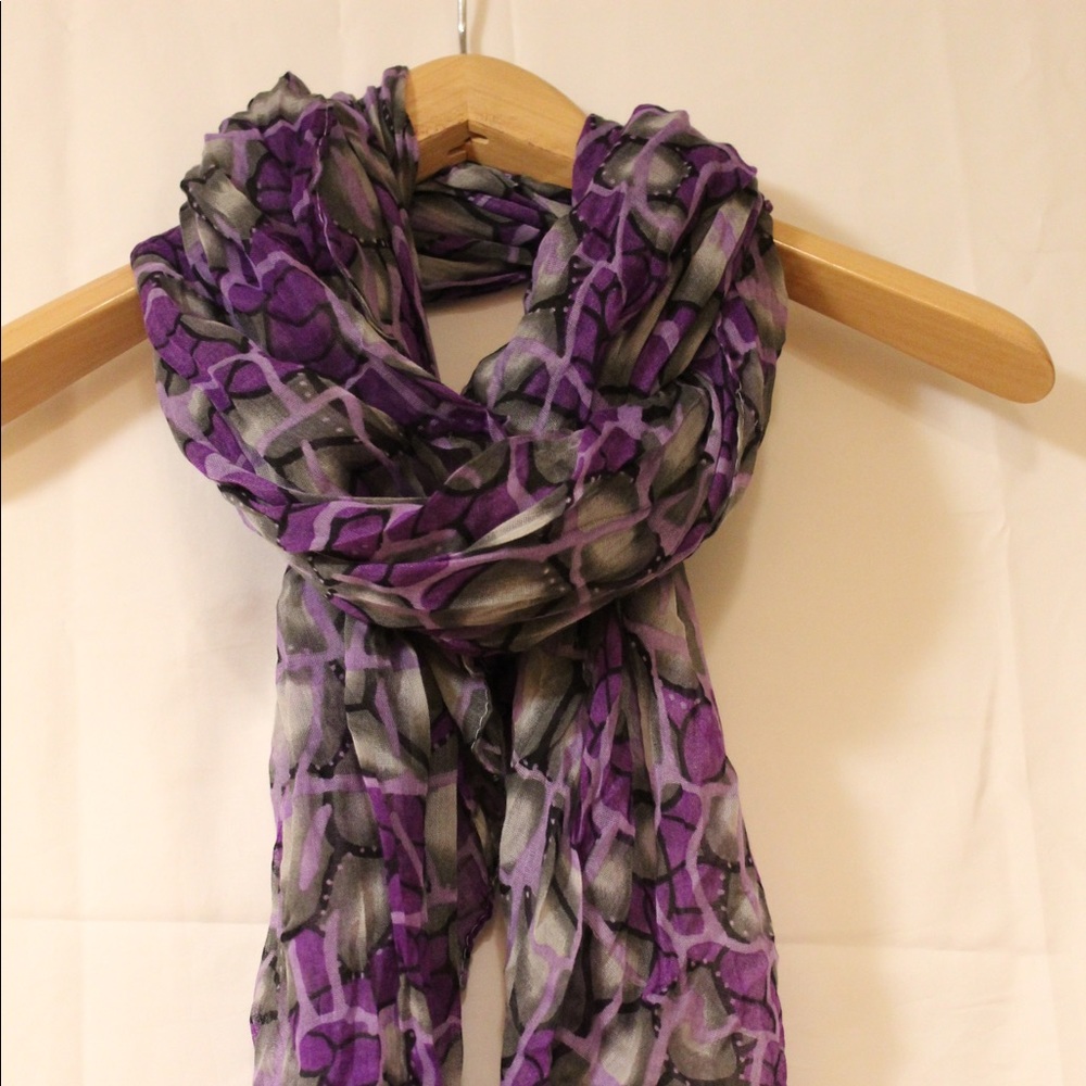 Gray and purple scarf